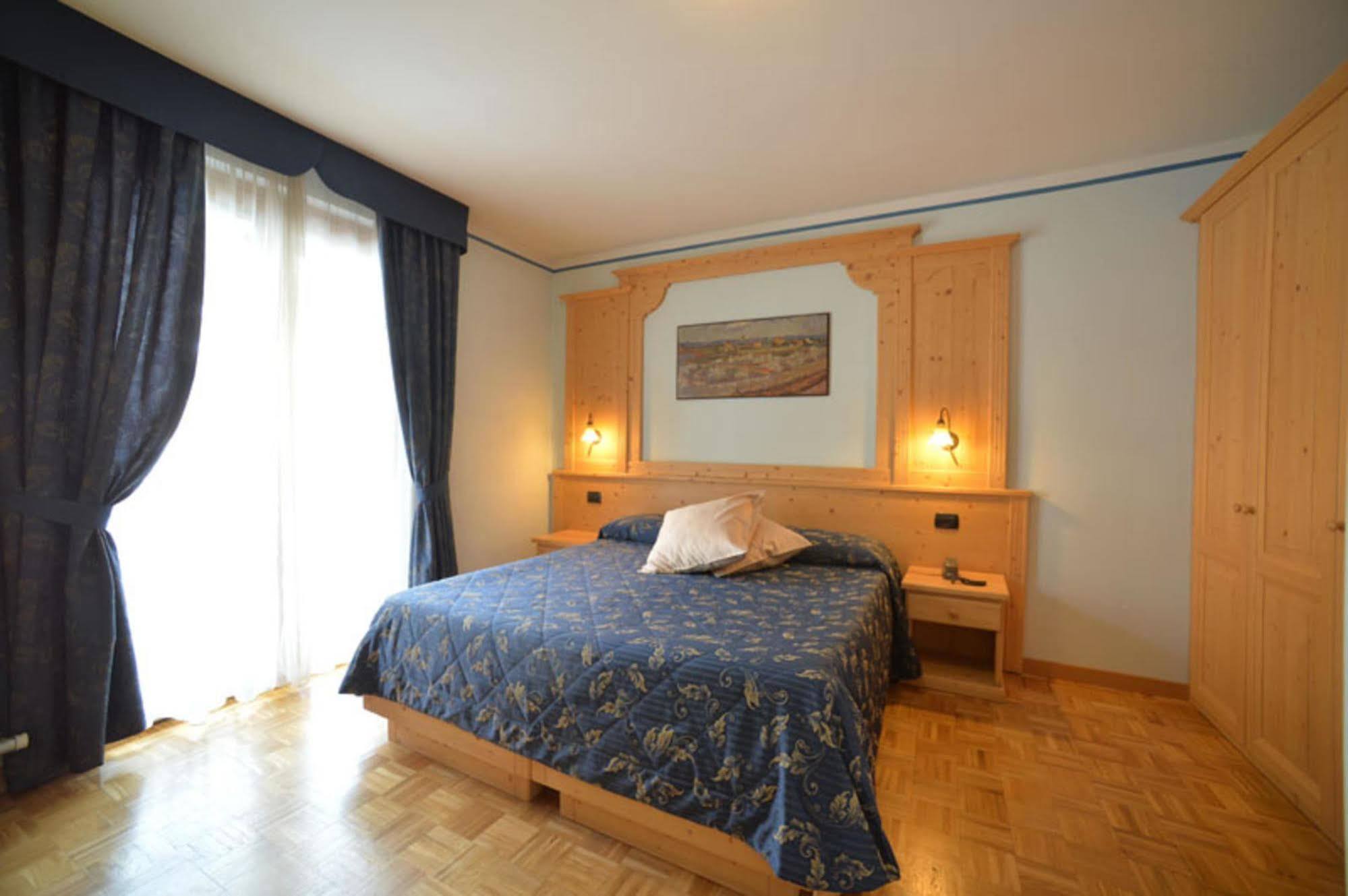 Residence Canada Pinzolo Kültér fotó